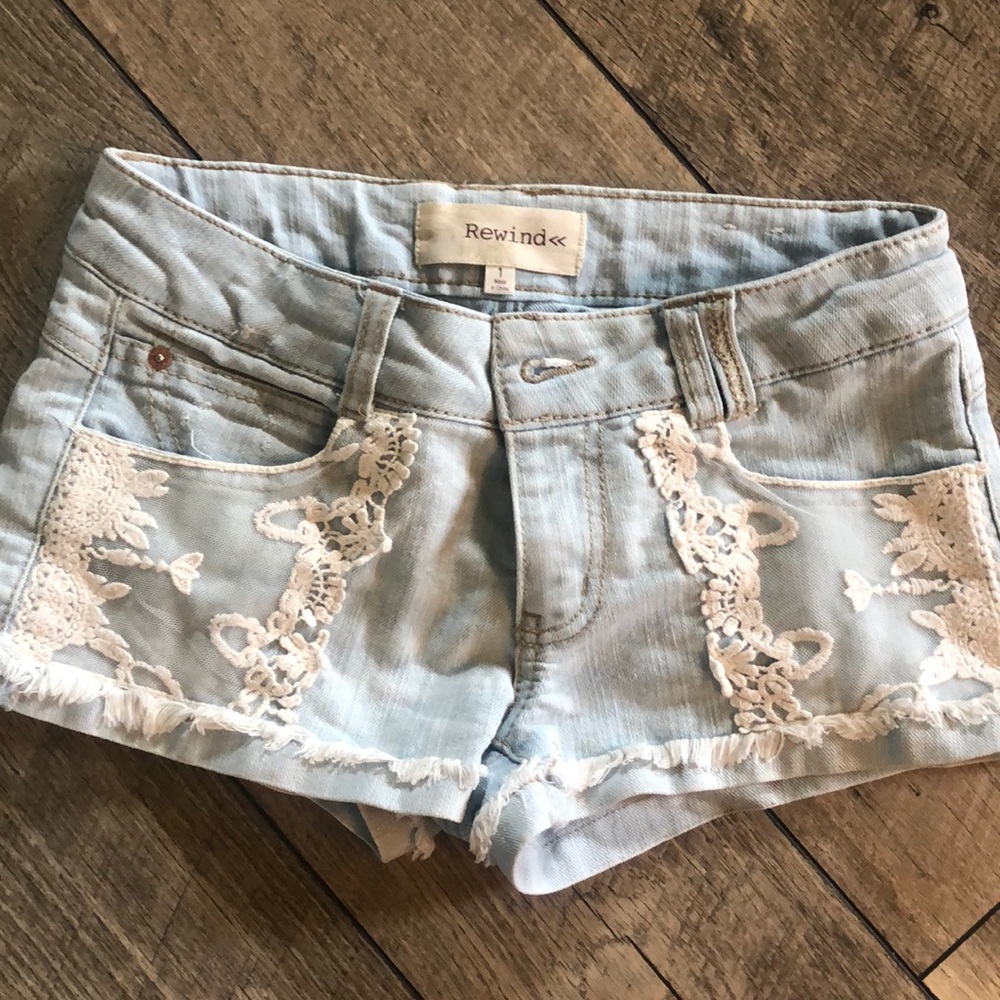 Jean short with lace detail
